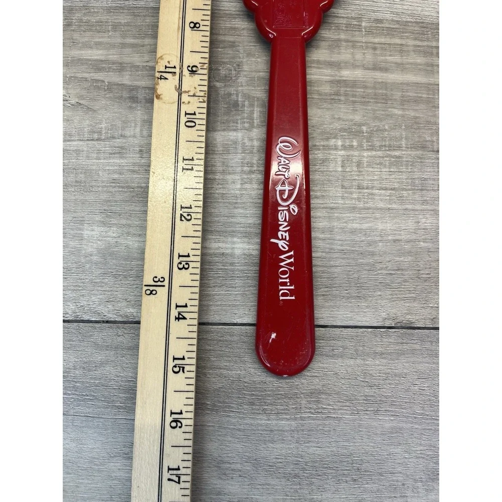 Vintage Walt Disney World Minnie Mouse Back Scratcher 15 